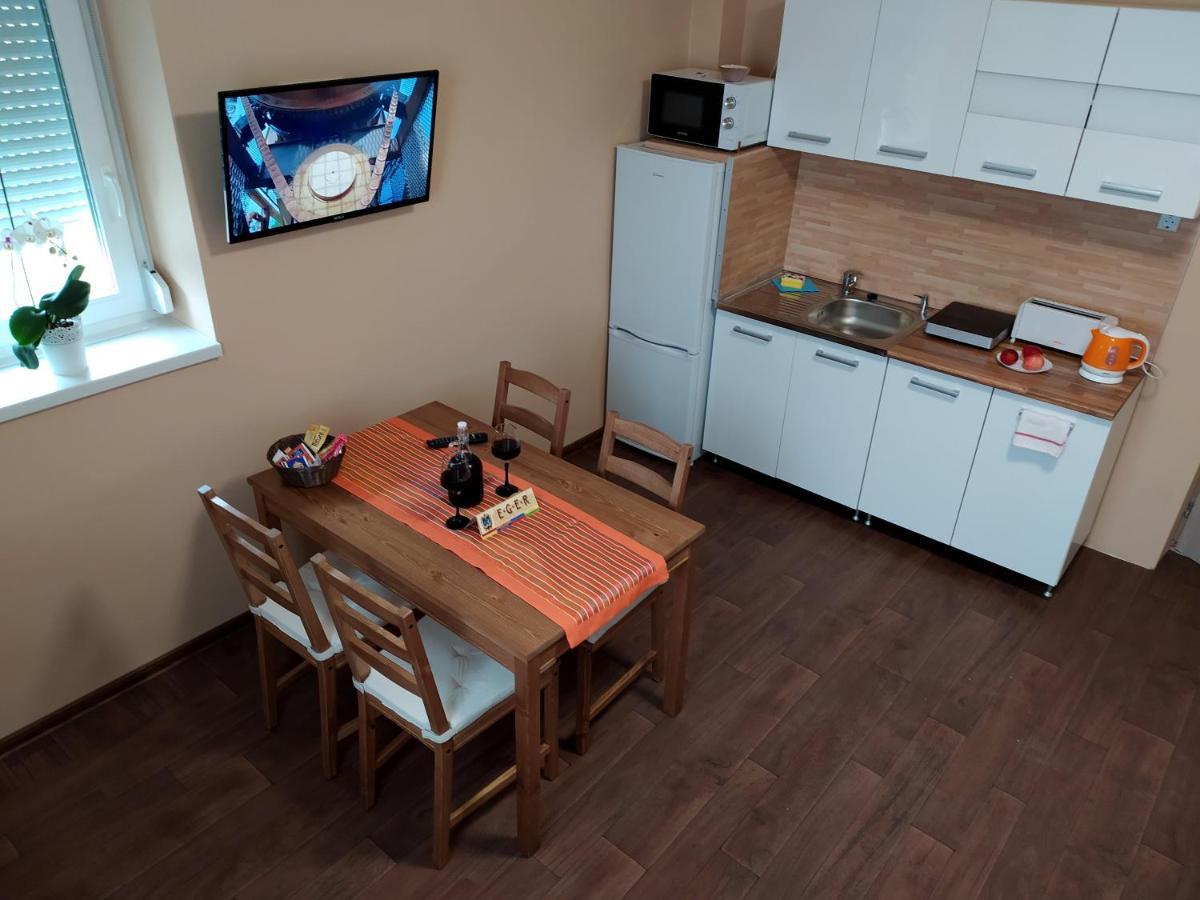 Emmabella Apartmanok Eger Luaran gambar