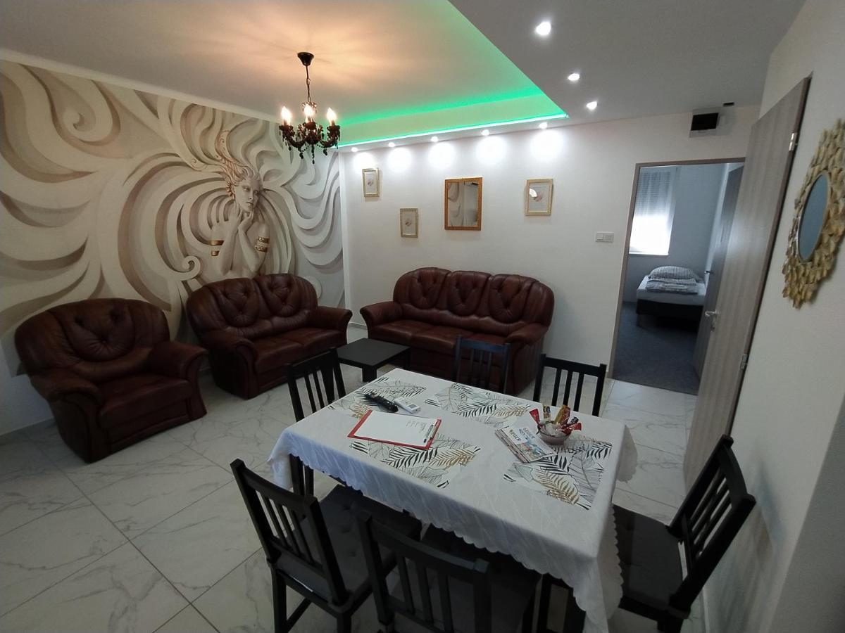 Emmabella Apartmanok Eger Luaran gambar