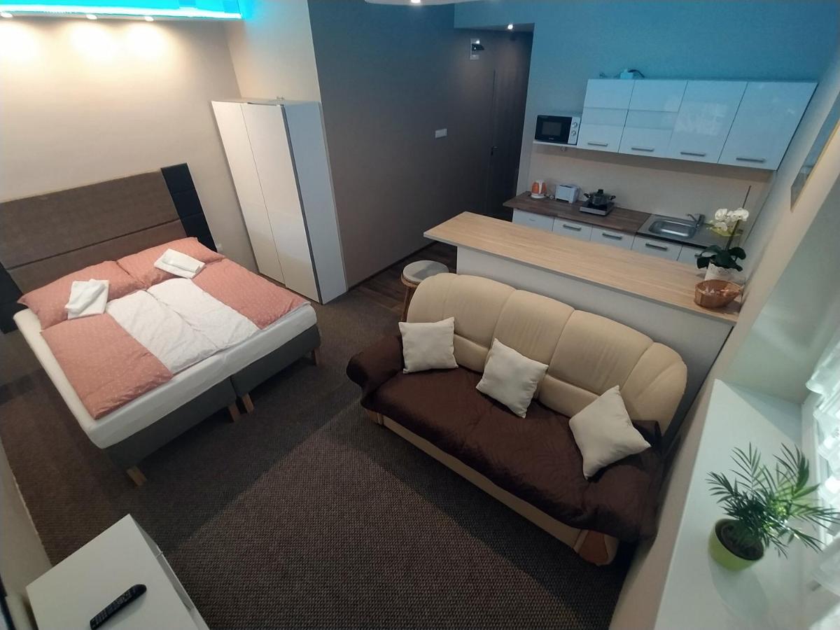 Emmabella Apartmanok Eger Luaran gambar