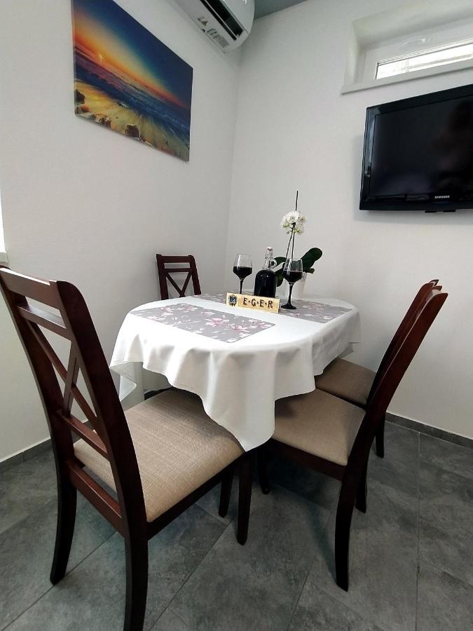 Emmabella Apartmanok Eger Luaran gambar