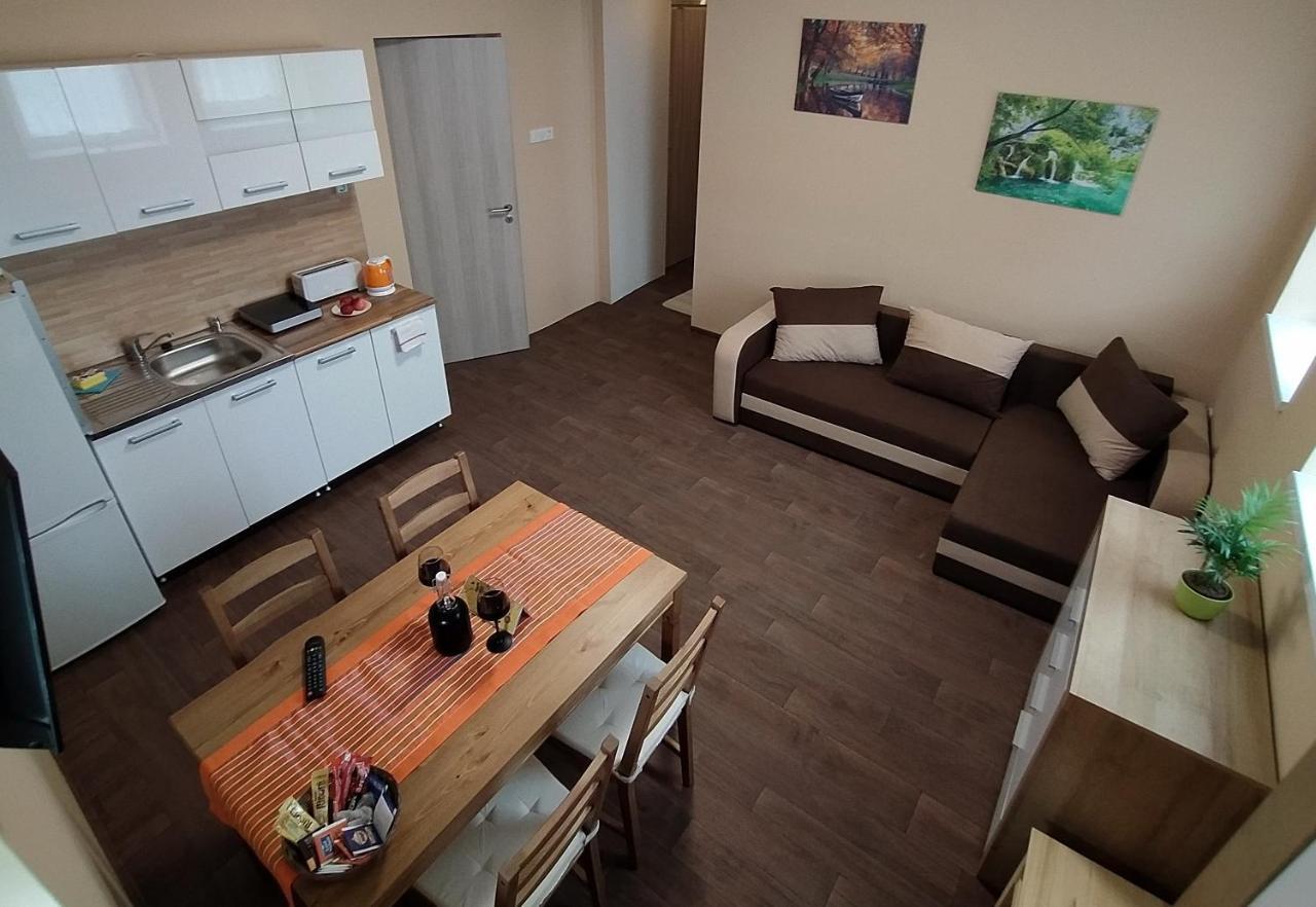 Emmabella Apartmanok Eger Luaran gambar